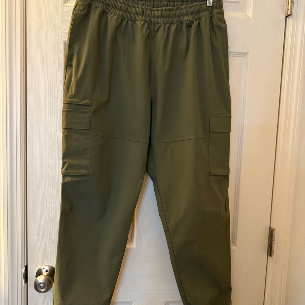 All in Motion Men's Cargo Pants in Green